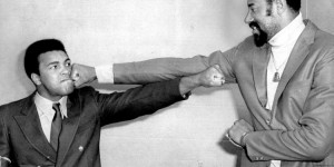 【大发扑克】又一个难破的纪录！67年今天张伯伦揽41板创季后赛单场篮板纪录