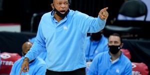 【大发扑克】里弗斯：今晚球队防守很软 周日西蒙斯出战概率为50%