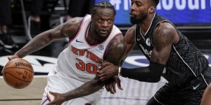 【大发扑克】兰德尔场均20+10+5&40%三分 历史仅大鸟和约基奇做到