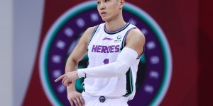 【大发扑克】继续加油！高诗岩出战41分钟全场最高 20投7中贡献15分9板6助3断