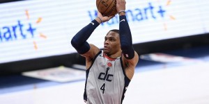 【大发扑克】威少连续两场取得三双且命中率均低于30% 联盟历史首位