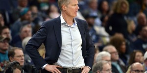 【大发扑克】科尔：库里总是在竞争 比赛应该有一种紧迫感