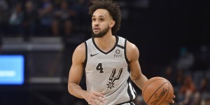 【大发扑克】状态不佳 德里克-怀特三分球6中0 全场16投仅4中得到13分6助