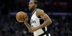 【大发扑克】小卡两节半15分11板8助 三节结束快船领先森林狼35分