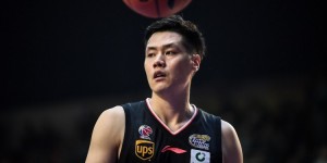 【大发扑克】沈阳日报：贺天举队内位置尴尬 广州和同曦向他抛出了橄榄枝