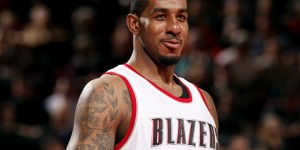 【大发扑克】阿德：如能在波特兰退役球衣将是巨大荣誉 我在那有最美回忆