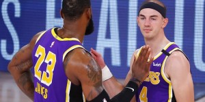 【大发扑克】最强阵容？本场詹眉卡鲁索马修斯同时在场 进攻效率150防守效率44