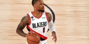 【大发扑克】利刃出鞘！利拉德半场8记三分轰32分 无奈球队仍落后12分