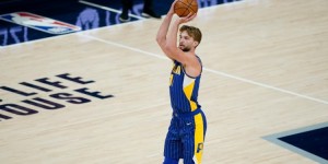 【大发扑克】准三双！萨博尼斯半场轰9分11板8助1断