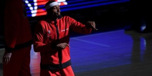 【大发扑克】奇才记者：比尔已在场边进行训练 看上去很快能够复出