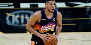 【大发扑克】布克：保罗受伤让大家更为专注 非常享受这场重要的胜利