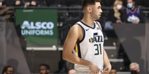 <?php the_title(); ?>