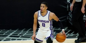 【大发扑克】国王经理：去年选秀时一直试图提高顺位 怕哈利伯顿被提前选走