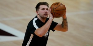 【大发扑克】东契奇15中8轻取23分12板8助 三节打卡提前下班