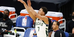 【大发扑克】这谁顶得住！福布斯7分钟8投7中砍下19分