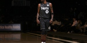 【大发扑克】命中率偏低！欧文21中8得到20分7板6助4失误