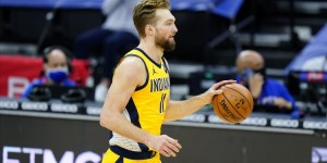 【大发扑克】11+11+10！小萨两节半轰下三双 附加赛历史第三个