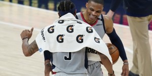 <?php the_title(); ?>