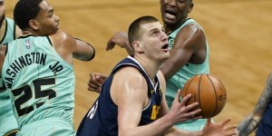 【大发扑克】历史第三人！约基奇单赛季场均至少25分10篮板8助攻