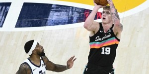 【大发扑克】马刺官方：萨马尼奇左手第四掌骨骨折 暂无回归时间表