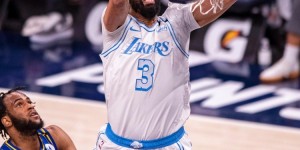 【大发扑克】稳定发挥！戴维斯全场得到28分10板5助2断