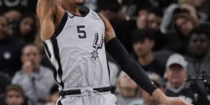 【大发扑克】【人物志】马刺穆雷：11岁就进过少管所 残酷童年磨练出坚韧意志