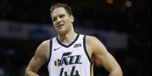 【大发扑克】博扬单场轰下45+同时投进8+三分 爵士队史首人