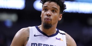 【大发扑克】攻防俱佳！狄龙全场出战40分钟砍下24+7+3+2+1