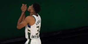 【大发扑克】字母哥空砍34分12板4助 最后时刻6犯离场