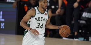 【大发扑克】字母哥连续6场季后赛至少砍30分10篮板 02-03奥尼尔后首人