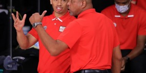 【大发扑克】莫里斯：卢非常尊敬老里 老里掌舵时卢就像随时记笔记的学生