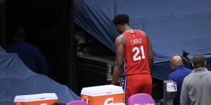 【大发扑克】可惜！恩比德几乎空篮不进 赛斯压哨偏出