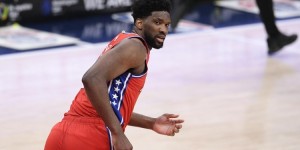 【大发扑克】恩比德狂砍40分13板 1970年比利- 康宁汉姆后队史首人