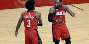 【大发扑克】名记：火箭抽到前4会积极考虑交易 得到全明星级别球员加速重建