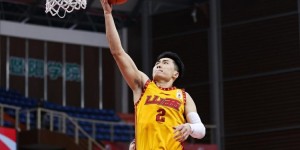 【大发扑克】媒体人：扣篮王翟逸将加盟广州是假消息！