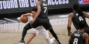 【大发扑克】帕金斯：布克不会是下个科比 但他是现今仅次杜库的第三得分手