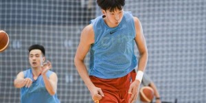 【大发扑克】中国男篮14人名单：周鹏、赵继伟在列 周琦治疗后再赶赴菲律宾