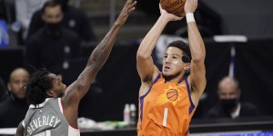 【大发扑克】布克：无论比赛输赢我们都会去看录像找出自己的不足