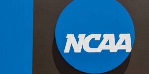 【大发扑克】Shams：NCAA球员明日开始能够从名字、照片和肖像中得到收益