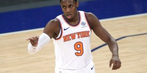 【大发扑克】尼克斯愿意打包巴雷特交易明星后卫 也有意乌布雷