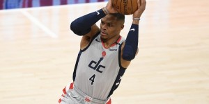 【大发扑克】美记：湖人在追求威少路上已取得一些进展