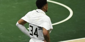 <?php the_title(); ?>