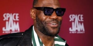 【大发扑克】以在役运动员身份挣到10亿美元 詹姆斯排名第六