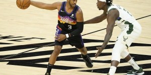 【大发扑克】名记赛中点评：总决赛过去3战 保罗被霍勒迪打爆了