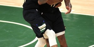 【大发扑克】来自前队友的祝贺！伍德：恭喜字母哥和塔克赢得总冠军