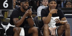 【大发扑克】BR记者：湖人A计划是利拉德/比尔 B计划威少/保罗 C计划希尔德