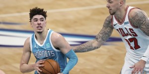 【大发扑克】火箭队签下泰斯后仍保有全额中产 剩余约2000万美元空间可用