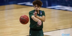 【大发扑克】签合同后如何犒劳自己？快船新秀普雷斯顿：买了一部新iphone