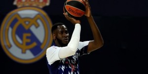 【大发扑克】费根：加鲁巴正前往拉斯维加斯 可能会参加夏联比赛