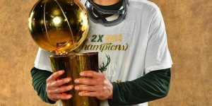 【大发扑克】衣锦还乡！Shams：冠军后卫福布斯同意回归马刺